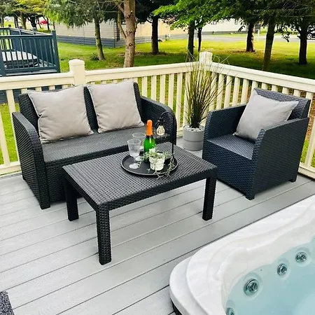 Holiday home Woodpark With Hot Tub