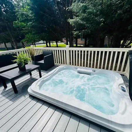 Woodpark With Hot Tub 別荘 ヨーク