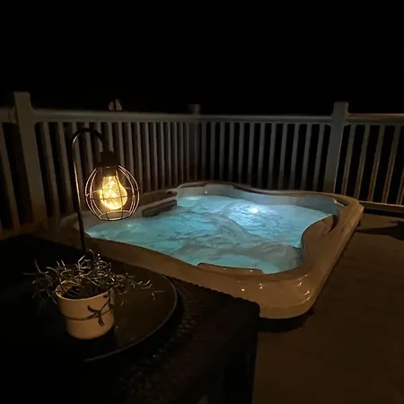 Woodpark With Hot Tub ヨーク