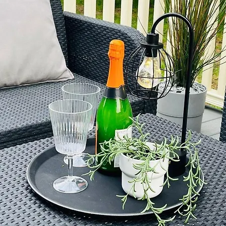 Woodpark With Hot Tub