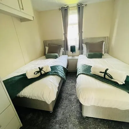 別荘 Woodpark With Hot Tub ヨーク